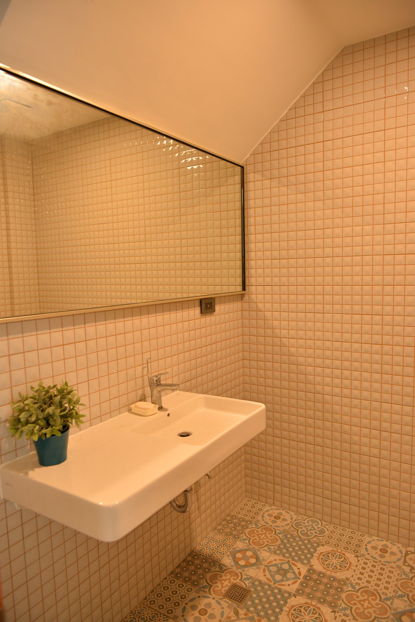 巨武建設 × 三晰電工｜光影靜流中的生活詩意