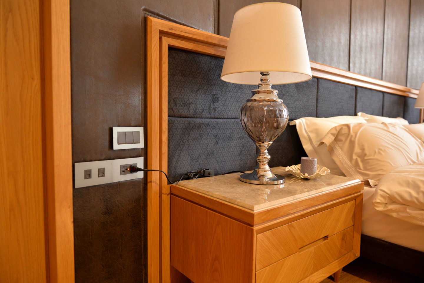 巨武建設 × 三晰電工｜光影靜流中的生活詩意