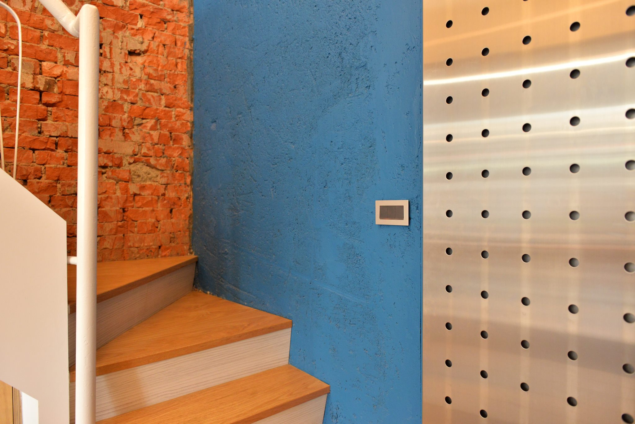 日初設計 × 三晰電工|在商業的空間,遇見初心