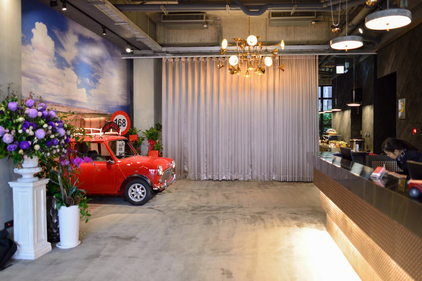 MINI HOTELS 逢甲館 × 三晰電工｜復古英倫裡的新巧思