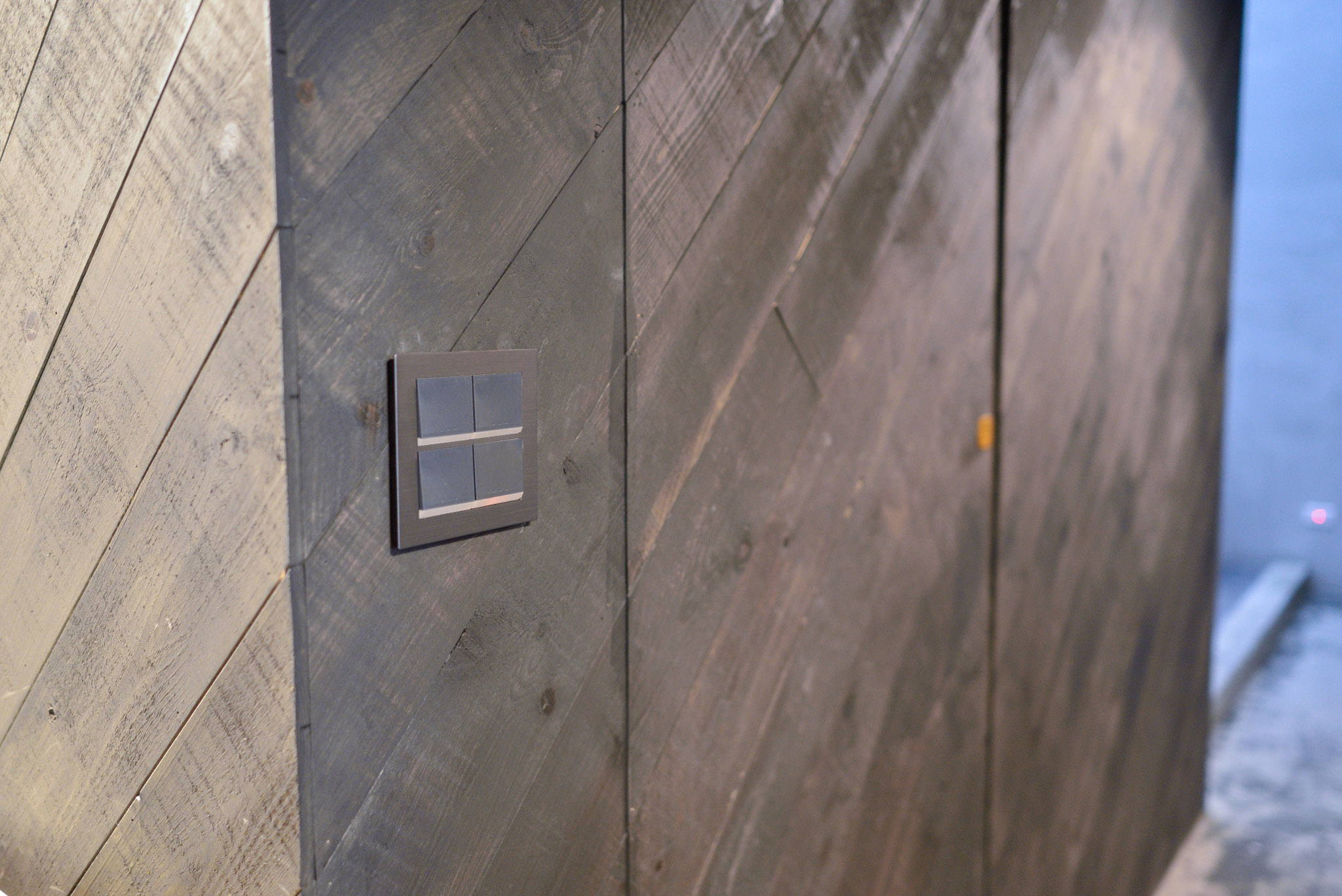 MINI HOTELS 逢甲館 × 三晰電工｜復古英倫裡的新巧思