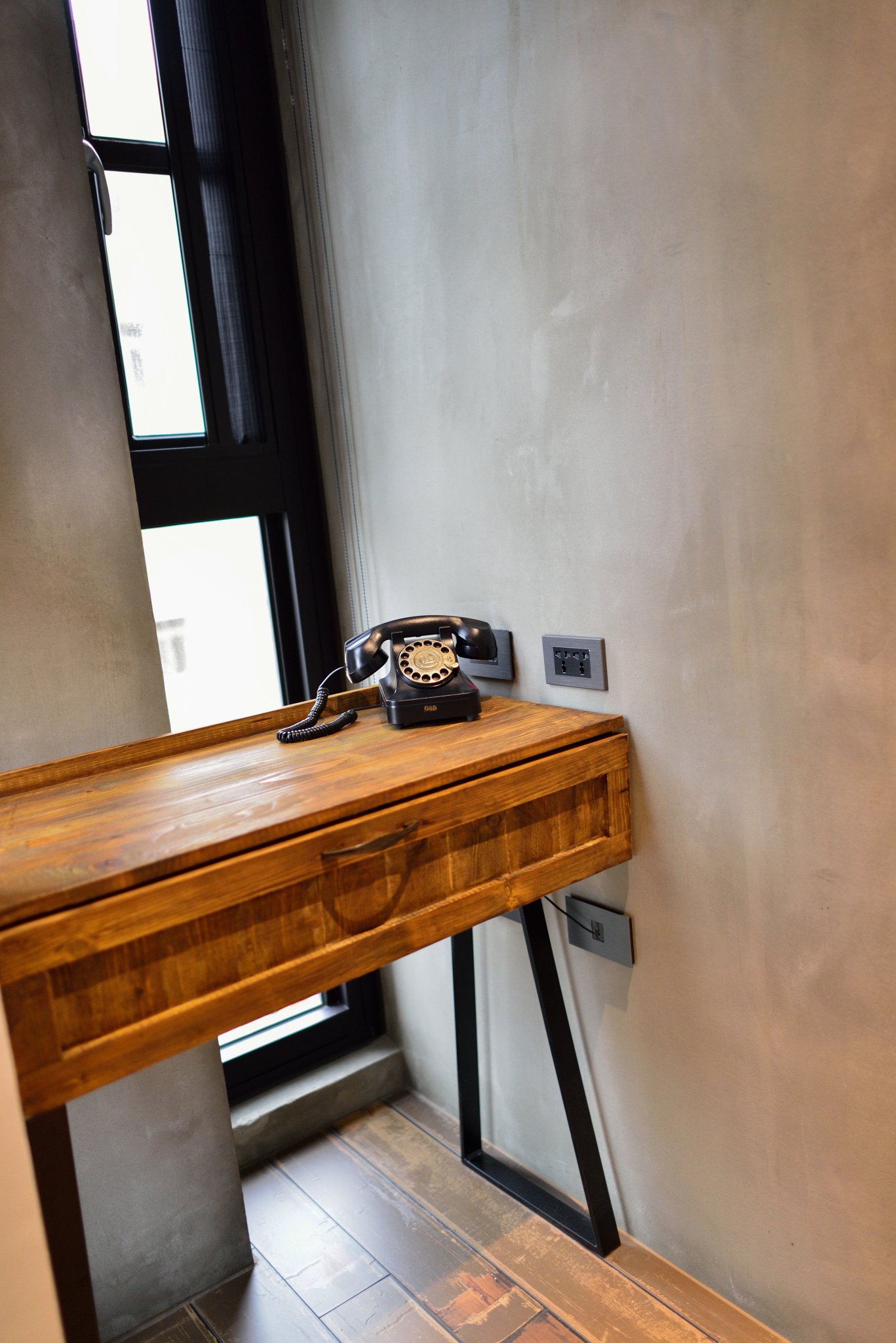 MINI HOTELS 逢甲館 × 三晰電工｜復古英倫裡的新巧思