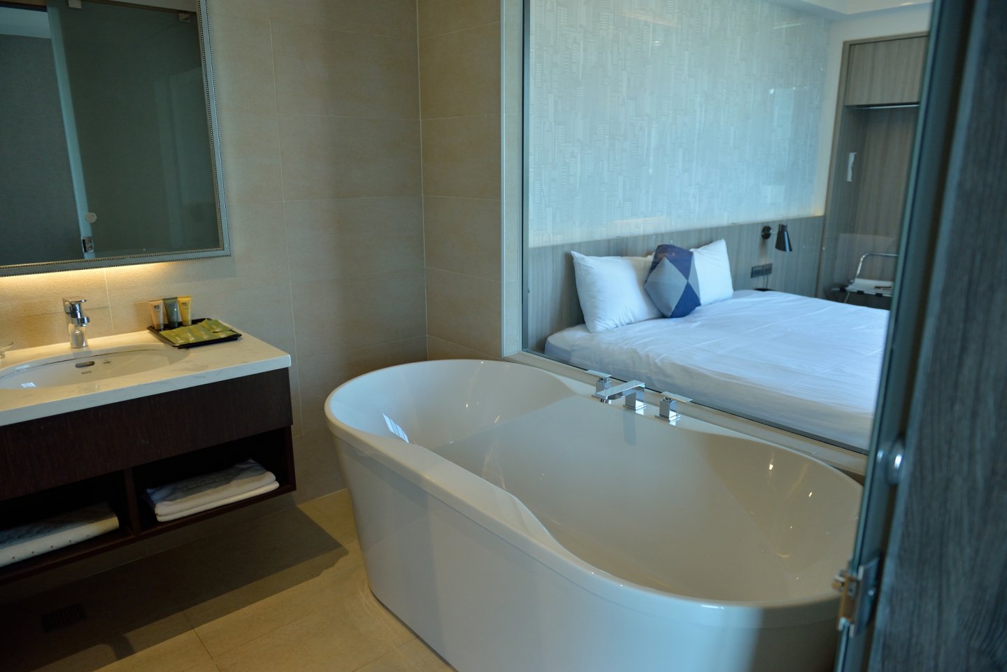 高雄愛河智選假日酒店 × 三晰電工|都會旅人心中的靜謐風景