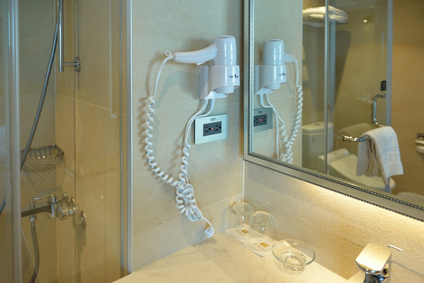 高雄愛河智選假日酒店 × 三晰電工|都會旅人心中的靜謐風景